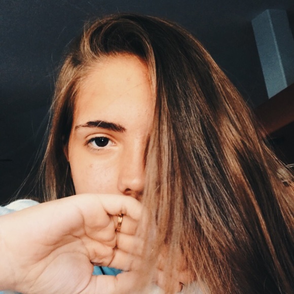 Meet your Posher, Danielle - Picture 1 of 1